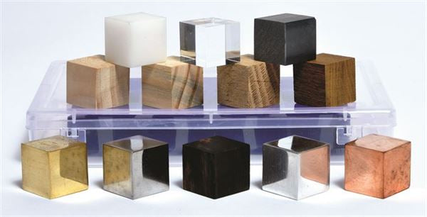 Plastic Cubes, Box