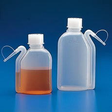 Wash Bottle, Squeeze with Integral Molded Dispensing Tip, Screwcap, PE, 250mL-601633