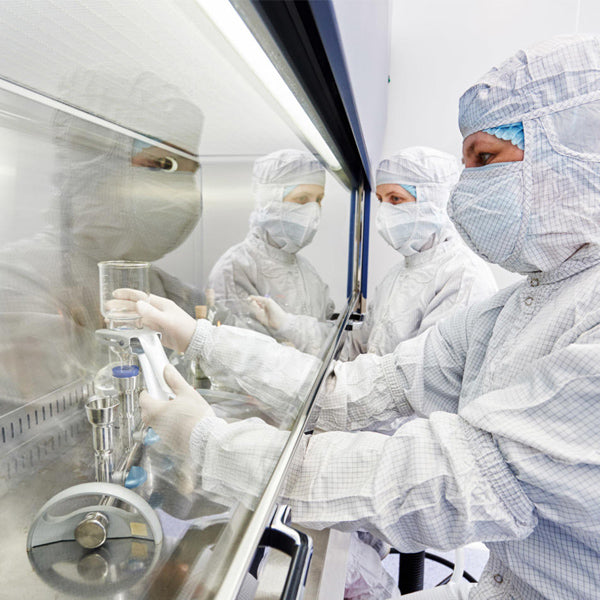 Sterile cleanroom gloves